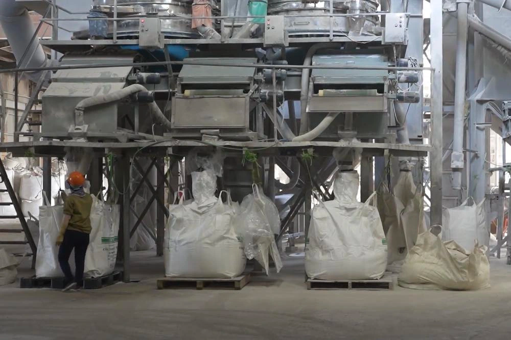 Нова інформація щодо випадку смерті 3 робітників, багато людей страждають від захворювань легень - 3 Thông tin mới vụ 3 công nhân tử vong, nhiều người mắc bệnh do bụi phổi - 3