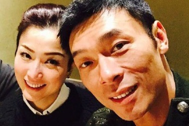 Hứa Chí An xin lỗi “bà xã”, phớt lờ “tình nhân” trong lần trở lại