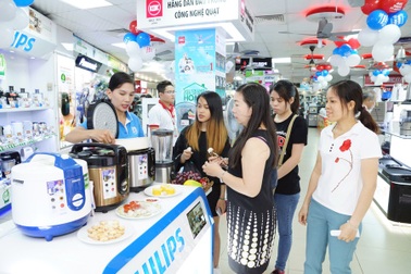 Bữa cơm ngon dẻo nhờ nồi cơm điện chuẩn mực mới