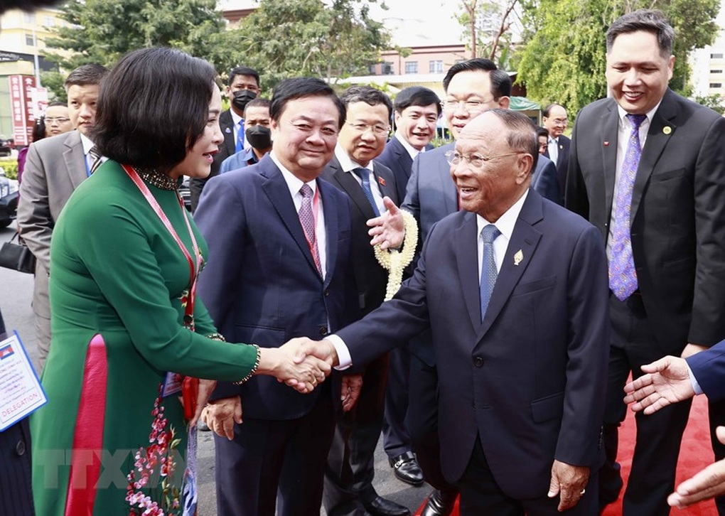 Lễ đón Chủ tịch Quốc hội Vương Đình Huệ thăm chính thức Campuchia - 7 Lễ đón Chủ tịch Quốc hội Vương Đình Huệ thăm chính thức Campuchia - 7