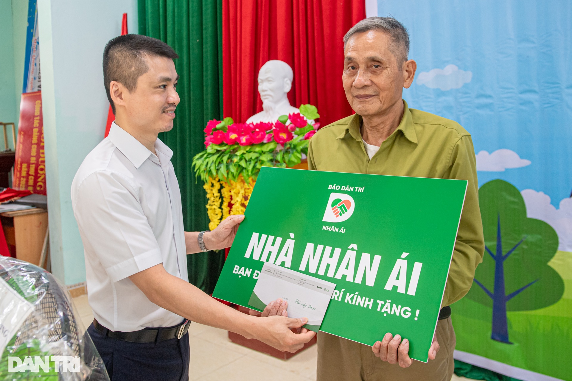 Báo Dân trí khánh thành 5 ngôi nhà Nhân ái tại Tuyên Quang - 5 Báo Dân trí khánh thành 5 ngôi nhà Nhân ái tại Tuyên Quang - 5