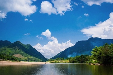 Thắng cảnh nổi tiếng xứ Quảng: Hấp dẫn Hòn Kẽm Đá Dừng