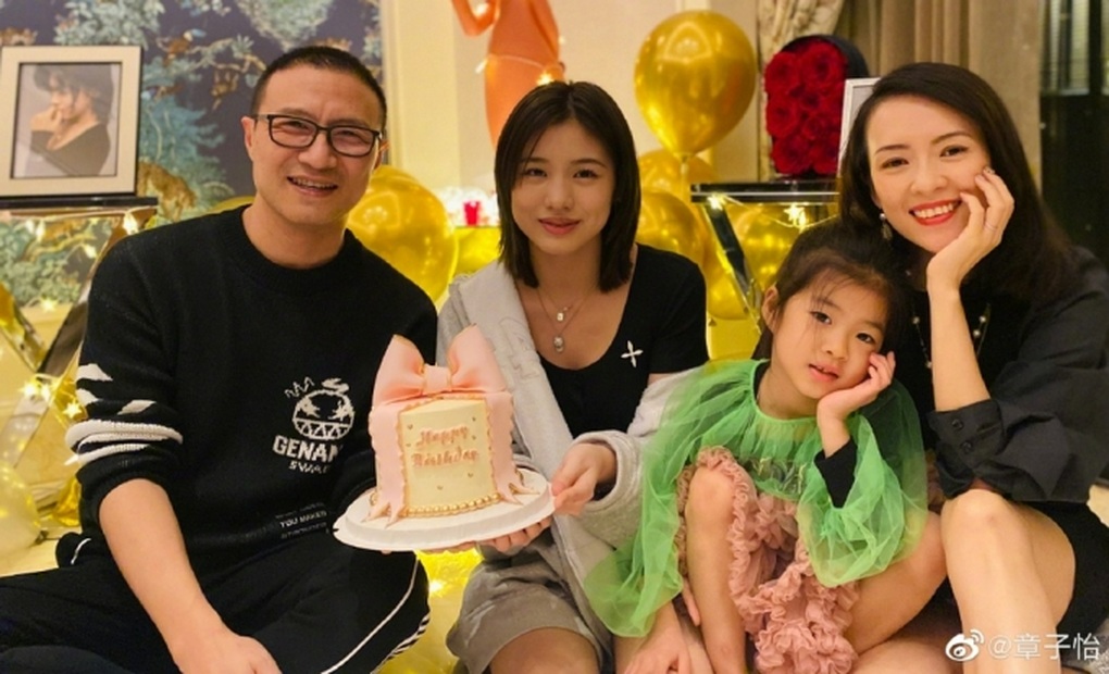 Mối tình ồn ào, sóng gió từng được công khai của Chương Tử Di - 6 Mối tình ồn ào, sóng gió từng được công khai của Chương Tử Di - 6