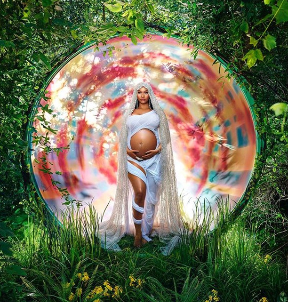 Nicki Minaj mặc hở bạo báo tin bầu bí - 4 Nicki Minaj mặc hở bạo báo tin bầu bí - 4