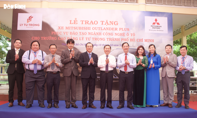 Thứ trưởng Lê Tấn Dũng thăm, làm việc với một số trường Cao đẳng nghề tại TP.HCM - Ảnh 4. Thứ trưởng Lê Tấn Dũng thăm, làm việc với một số trường Cao đẳng nghề tại TP.HCM - Ảnh 4.