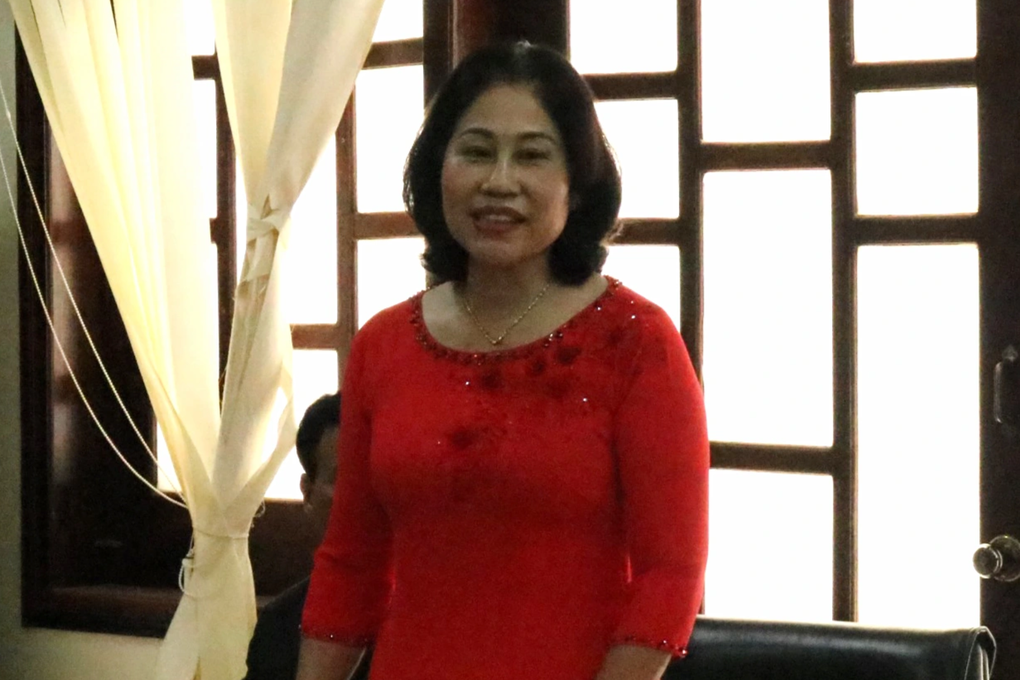 Phó Giám đốc Sở xin thôi việc ngay tại lễ bổ nhiệm: Nộp đơn xin nghỉ hưu - 1 Phó Giám đốc Sở xin thôi việc ngay tại lễ bổ nhiệm: Nộp đơn xin nghỉ hưu - 1