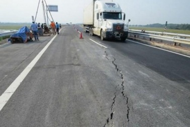 Vết nứt trên cao tốc dài nhất Việt Nam đã được phát hiện từ sớm