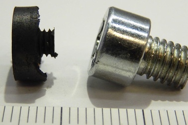 Xốp "graphene cốt thép" nâng đỡ được gấp 3.000 lần trọng lượng của nó