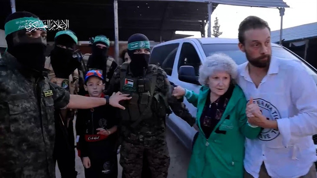 Những chuyện không tưởng về cuộc sống của các con tin bị Hamas giam giữ - 2 Những chuyện không tưởng về cuộc sống của các con tin bị Hamas giam giữ - 2
