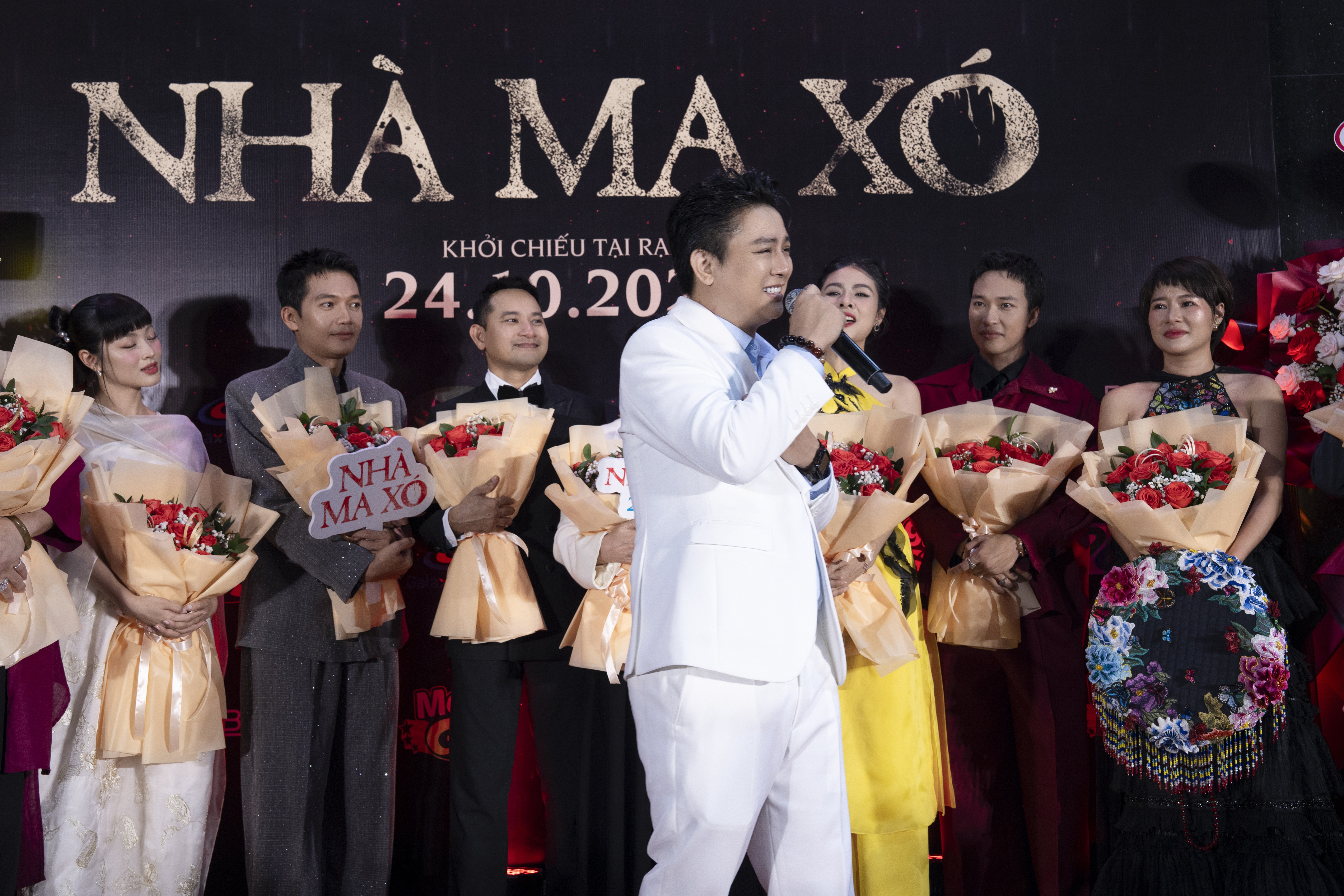 Huỳnh Đông hiếm hoi xuất hiện, gây chú ý khi có cảnh nóng với Vân Trang - 2