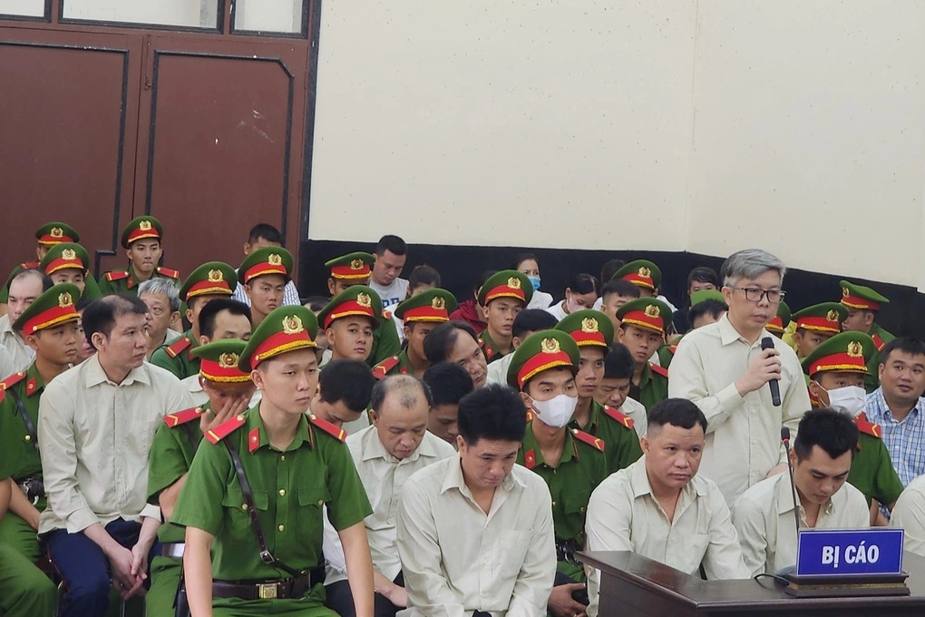 Thợ hồ câu kết với công an gian lận cấp đăng ký xe, trục lợi hơn 1 tỷ đồng - 1 Thợ hồ câu kết với công an gian lận cấp đăng ký xe, trục lợi hơn 1 tỷ đồng - 1
