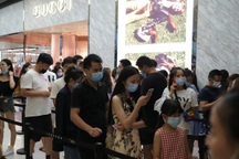 Giữa đại dịch, nhà giàu Trung Quốc vẫn tiêu 54 tỷ USD vào hàng xa xỉ