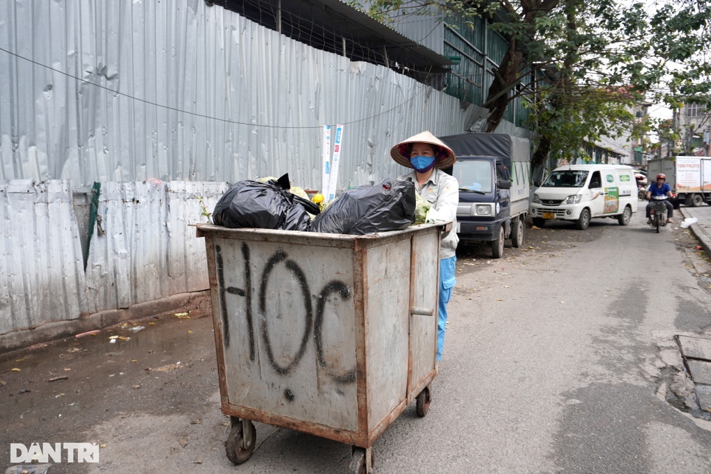 Câu chuyện đầy ý nghĩa của những người đón giao thừa bên... đống rác - 2