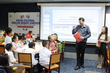 Học tiếng Anh chủ động kết hợp giao lưu quốc tế tại AMA