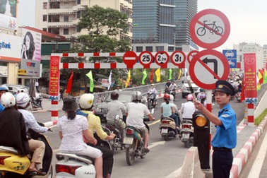 Hà Nội thúc tiến độ xây dựng cầu vượt