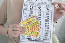 Xôn xao người dân miền Tây trúng 5 tờ vé số đặc biệt ngày vía Thần Tài