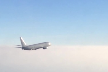 Video chiến đấu cơ Nga chặn máy bay trinh sát Mỹ trên biển