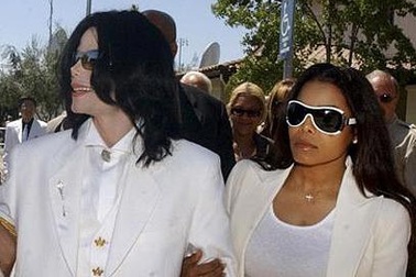 Janet Jackson thừa nhận anh mình nghiện thuốc kê đơn