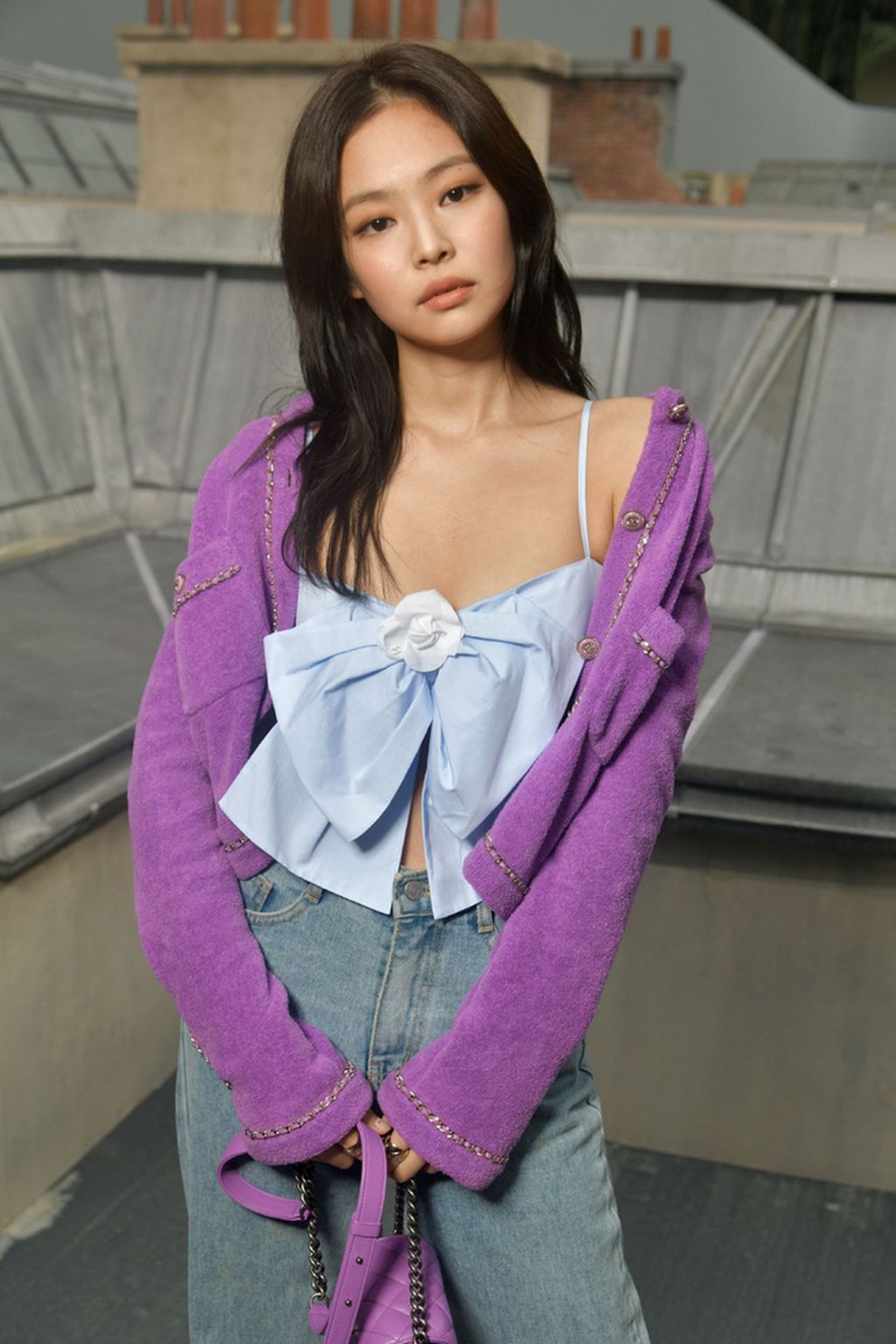 Jennie (Blackpink) khoe rãnh bụng ấn tượng với váy hở eo - 9 Jennie (Blackpink) khoe rãnh bụng ấn tượng với váy hở eo - 9