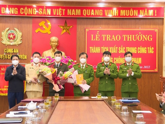 Lễ trao thưởng cho tập thể, cá nhân có thành tích xuất sắc chống tội phạm