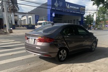 Giám đốc trung tâm dạy lái xe bị... tước bằng lái