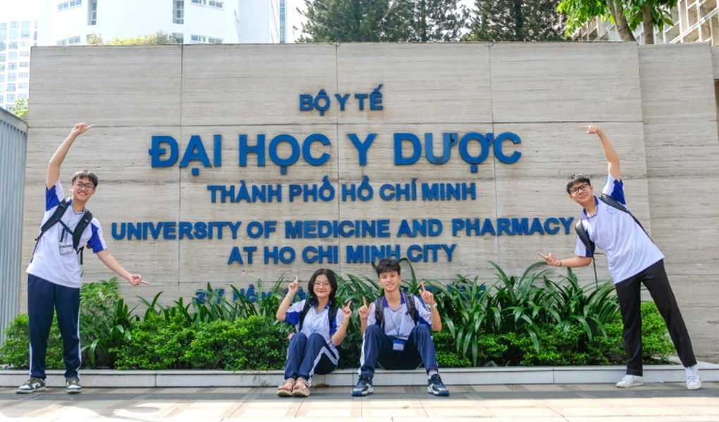 Vì sao hàng trăm thí sinh xét tuyển ĐH Y Dược TPHCM phải nộp lại IELTS? - 1 Vì sao hàng trăm thí sinh xét tuyển ĐH Y Dược TPHCM phải nộp lại IELTS? - 1