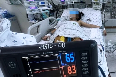 Bé gái viêm cơ tim nguy kịch sau khi sốt nhẹ: Cẩn trọng thời điểm giao mùa