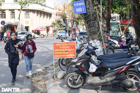 Công khai chủ tịch quận, huyện ở Hà Nội để xảy ra lấn chiếm vỉa hè