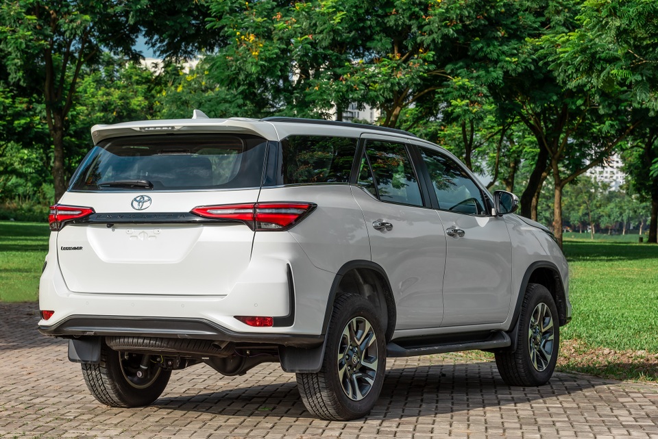 Fortuner 2021 giá cao nhất 1,43 tỷ đồng, thêm trang bị để đấu SantaFe - 3 Fortuner 2021 giá cao nhất 1,43 tỷ đồng, thêm trang bị để đấu SantaFe - 3