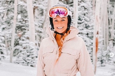 Bị kiện vì tự xưng là "người phụ nữ đầu tiên đi du lịch đến mọi quốc gia"