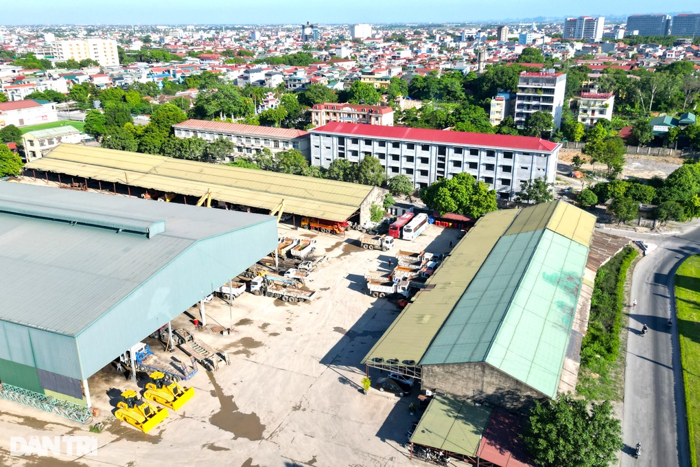 Ninh Bình di dời trạm trộn bê tông khổng lồ khỏi trung tâm thành phố - 3 Ninh Bình di dời trạm trộn bê tông khổng lồ khỏi trung tâm thành phố - 3