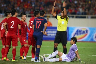 Việt Nam 0-0 Thái Lan: Hai quyết định gây tranh cãi của trọng tài