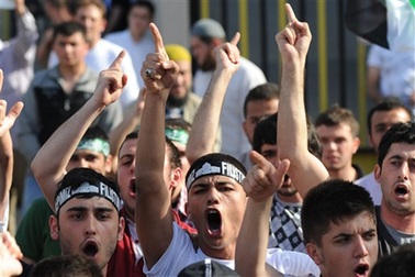 Lính Israel "đổ bộ" lên tàu viện trợ Gaza, 9 người thiệt mạng