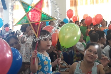 Bệnh nhi Đà Nẵng đón Tết Trung thu sớm