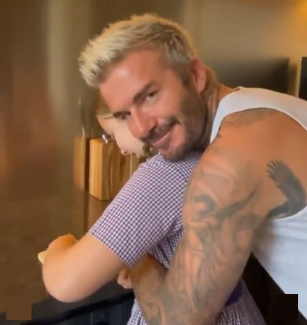 David Beckham bị nhắc nhở vì hành động thân mật với con gái - 6 David Beckham bị nhắc nhở vì hành động thân mật với con gái - 6