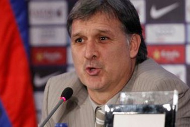 “Tata” Martino chính thức ra mắt ở Nou Camp