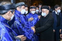 Tổng Bí thư Nguyễn Phú Trọng chúc Tết nhân dân Thủ đô trong đêm giao thừa