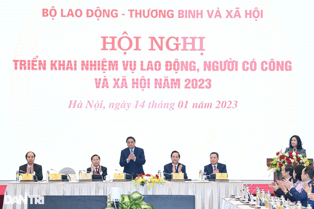 Thủ tướng: Thời gian, nhiệm vụ lo toan cho con người không chờ đợi ai! - 1 Thủ tướng: Thời gian, nhiệm vụ lo toan cho con người không chờ đợi ai! - 1