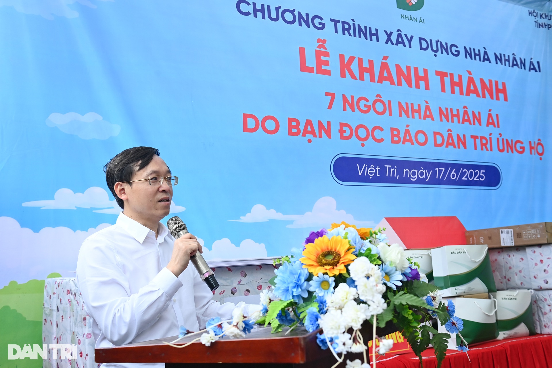 Khánh thành 7 nhà Nhân ái, ấm lòng người nghèo vùng đất Tổ Phú Thọ - 3 Khánh thành 7 nhà Nhân ái, ấm lòng người nghèo vùng đất Tổ Phú Thọ - 3