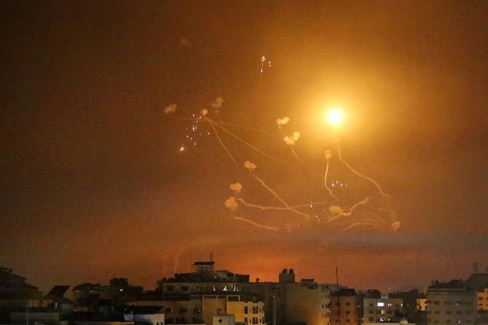 Tên lửa rợp trời Trung Đông, Gaza bị cày nát - 3 Tên lửa rợp trời Trung Đông, Gaza bị cày nát - 3