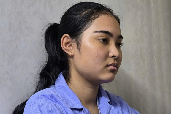 “Em không chữa mắt nữa, anh quay lại trường đại học đi!...”