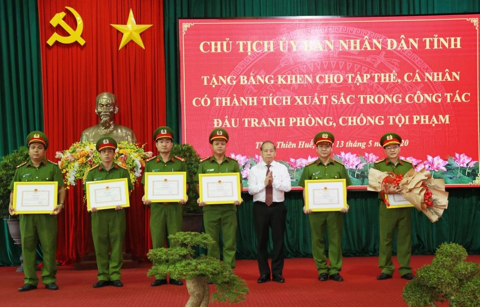 Nhóm nam nữ thuê căn nhà bề thế để tập kết… 5kg ma túy - 9 Nhóm nam nữ thuê căn nhà bề thế để tập kết… 5kg ma túy - 9