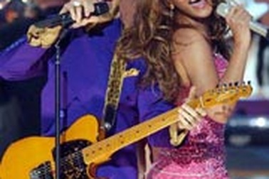 Beyoncé sẽ làm “nóng” lễ trao giải Grammy lần thứ 49