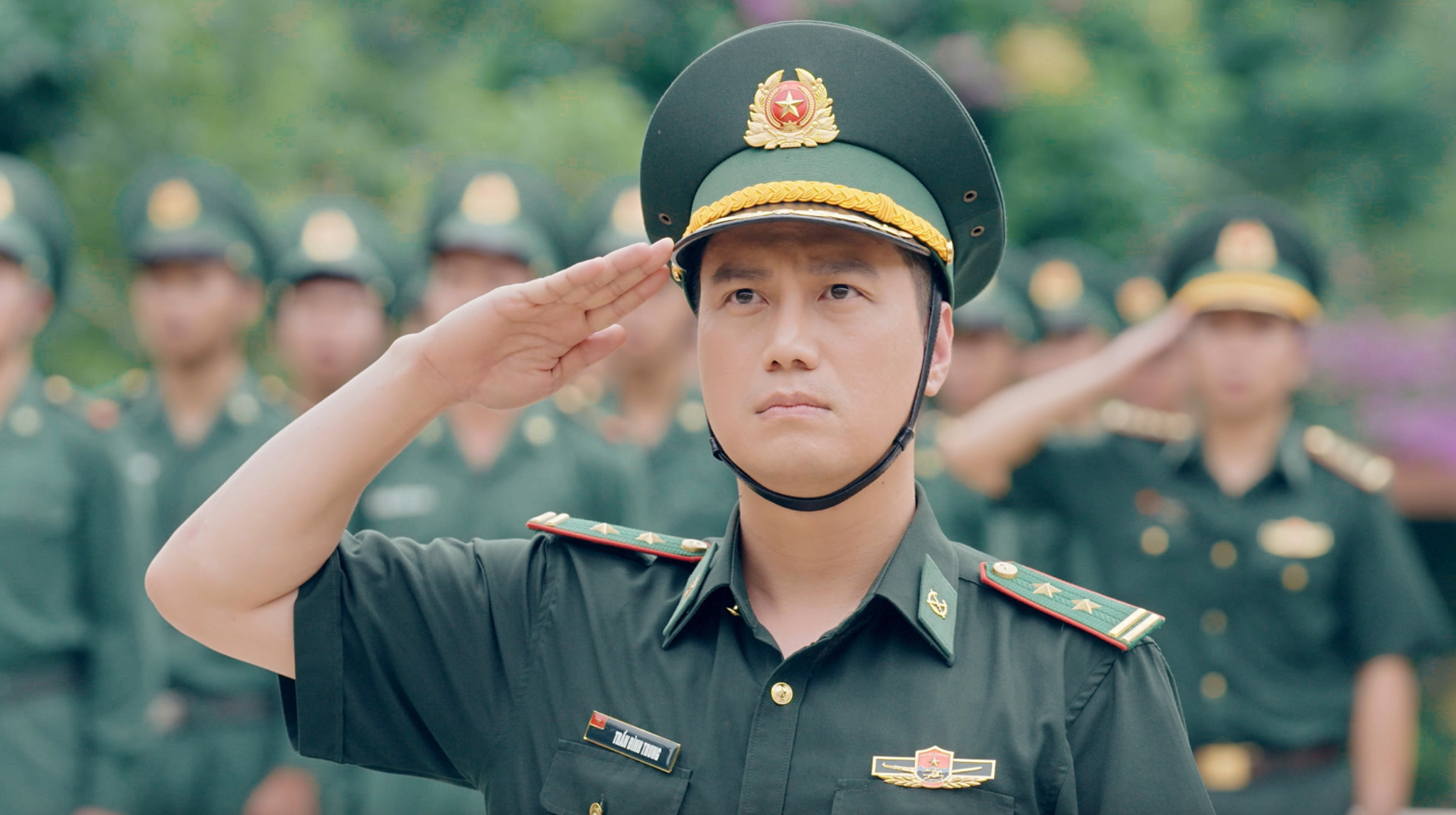 וייט אן: מדמות שנכנסת ומחוצה לו בכלא לתפקידים ראויים על המסך - 6 Việt Anh: Từ nhân vật vào tù ra tội đến những vai tử tế trên màn ảnh - 6