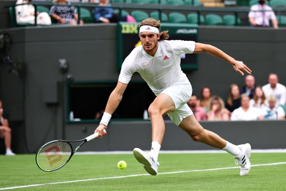 Stefanos Tsitsipas sớm thành khán giả tại Wimbledon - 2 Stefanos Tsitsipas sớm thành khán giả tại Wimbledon - 2