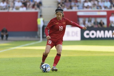 Thanh Nhã, Hoàng Thị Loan thi đấu ở giải bóng đá nữ 7 người năm 2024