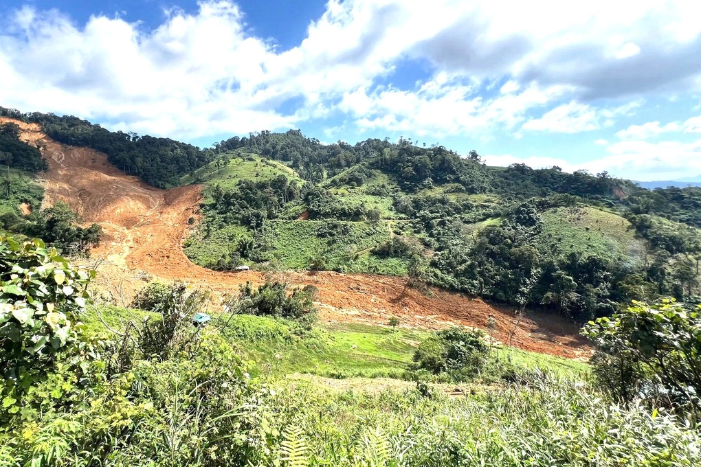 Vụ quả đồi bất ngờ đổ ập ở Đà Nẵng: Di dời khẩn cấp 665 người - 2