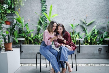 Người dùng hào hứng săn sale Ngày độc thân 11/11 trên Shopee