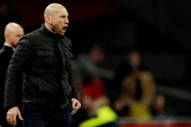 Jaap Stam khuyên De Ligt không nên vội vàng tới Man Utd