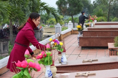 Tri ân các anh hùng liệt sĩ ngày cuối năm